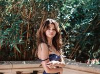 Selena Gomez w granatowej bieliźnie
